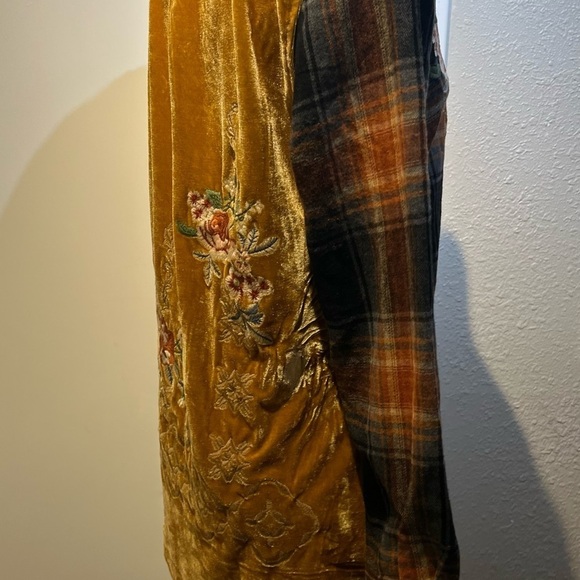 Plaid velvet back embroidered blouse nwt by Paparazzi - Picture 10 of 16